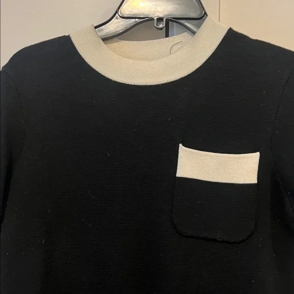 Black and White Short Sleeve Dress - Picture 2 of 4